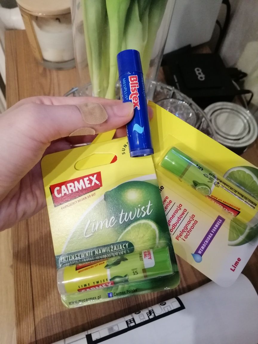 Pomadka carmex 2 sztuki nowa i 1 raz uzyta Blistex świeżo kupione