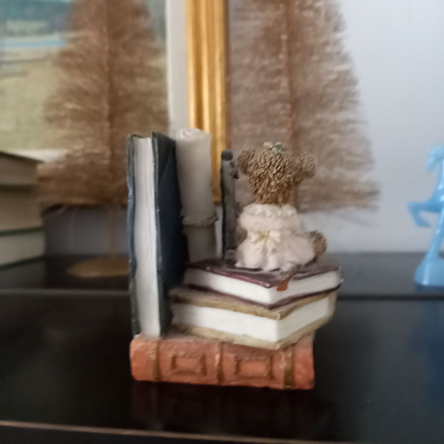 Śliczna figurka miś książki harfa Teddy Bear bibeloty 9 cm
