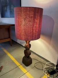 Lampa podlogowa z drewnianą rzeźbioną podstawą, Niemcy lata70. Vintage