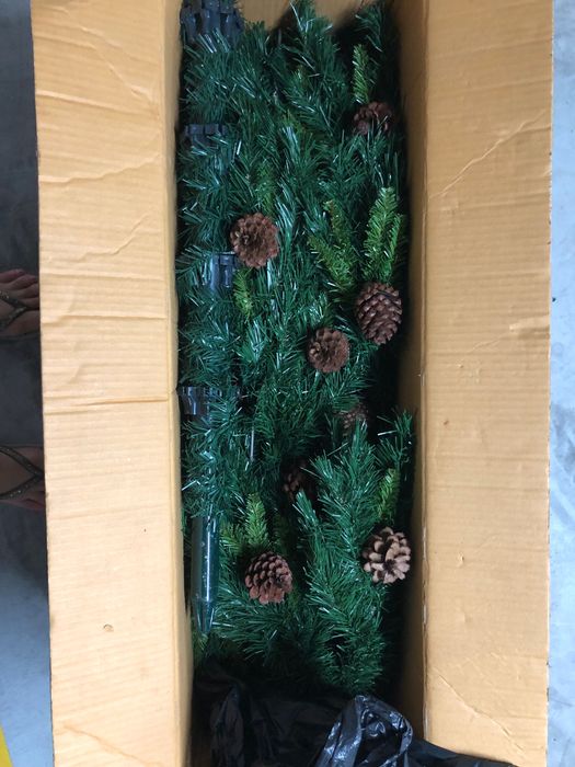 Árvore de natal com pinhas Leroy Merlin 150 cm