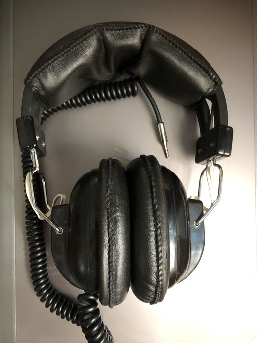 Продам вінтажні навушники Luxor se-18