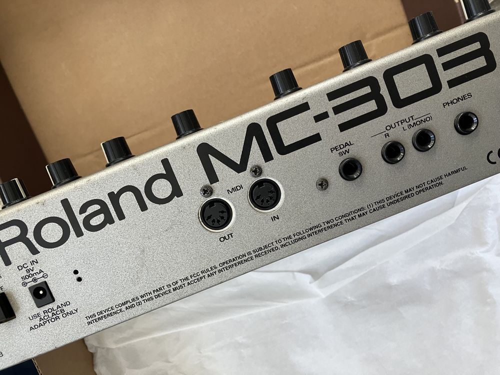 Roland MC-303 groovebox