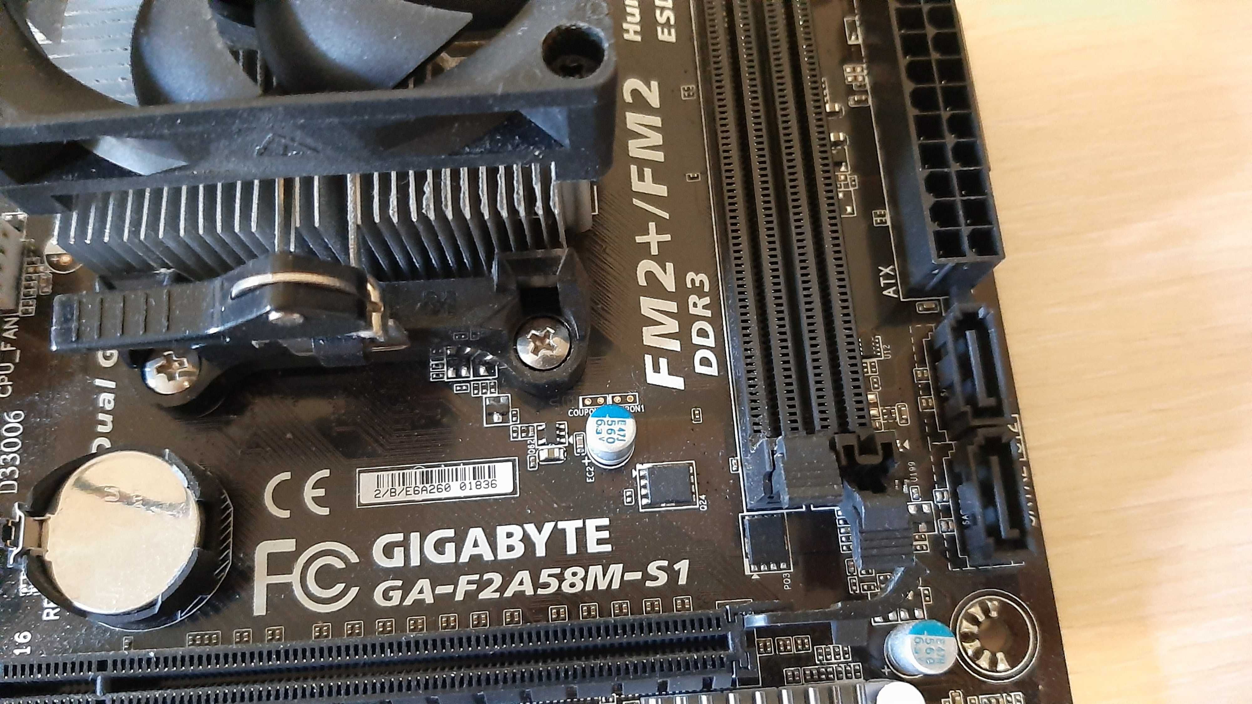 Мат. млата Gigabyte GA-F2A58M-S1 + Проц.AMD  A4-4000