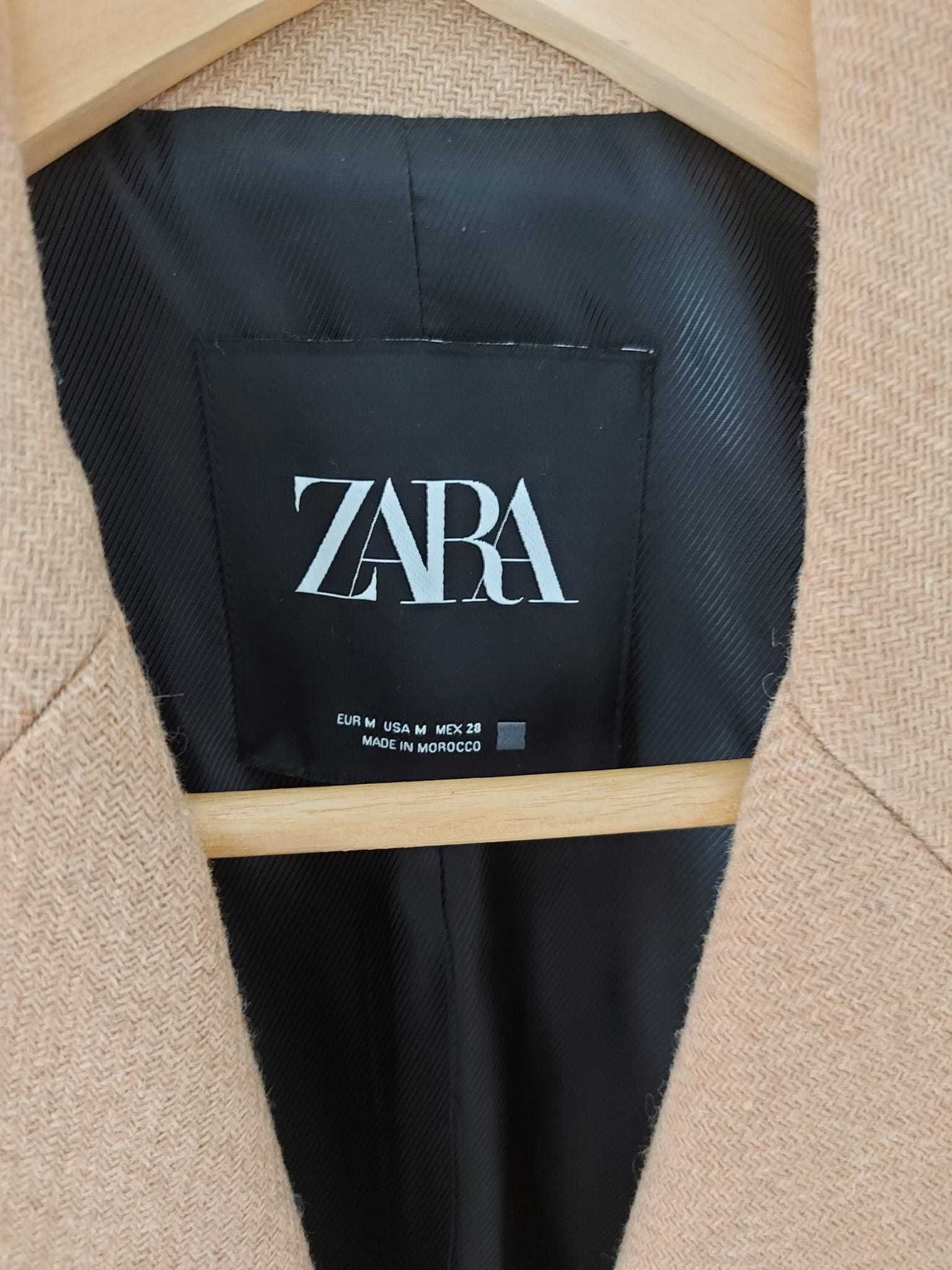 Sobretudo marca Zara
