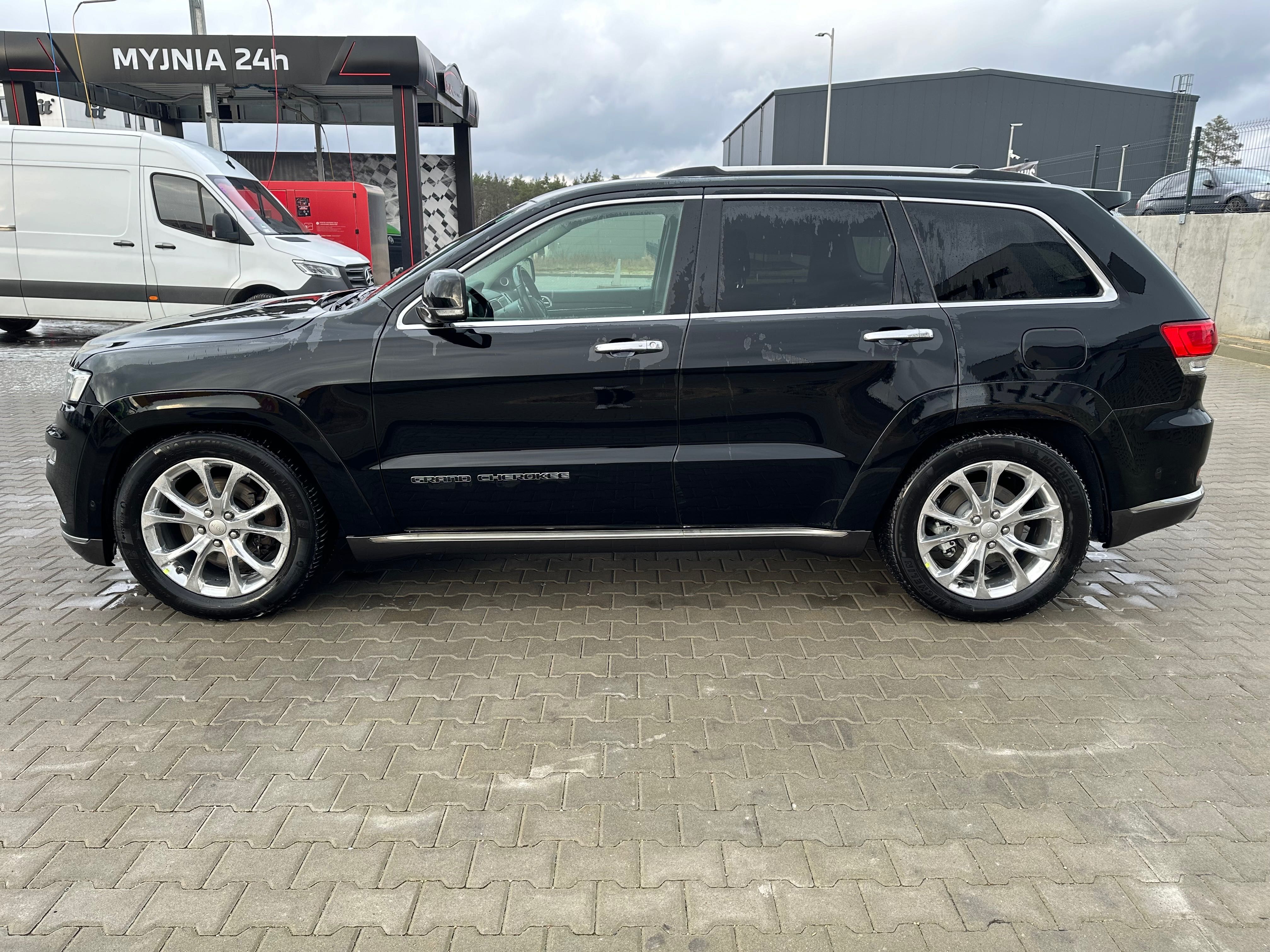 Jeep Grand Cherokee WK2 Summit (cesja leasingu)