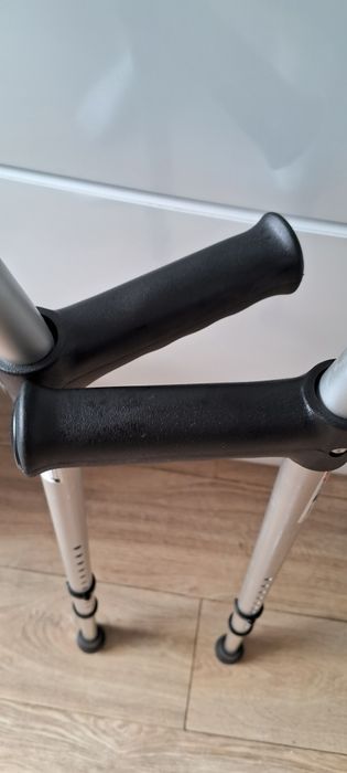 Muletas novas sem uso