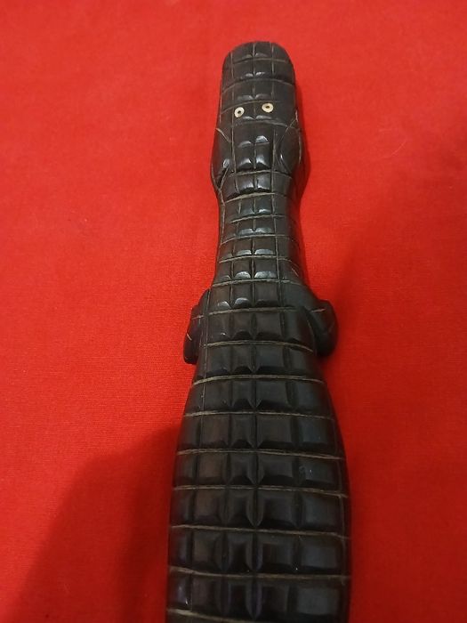 Crocodilo em madeira Colonial