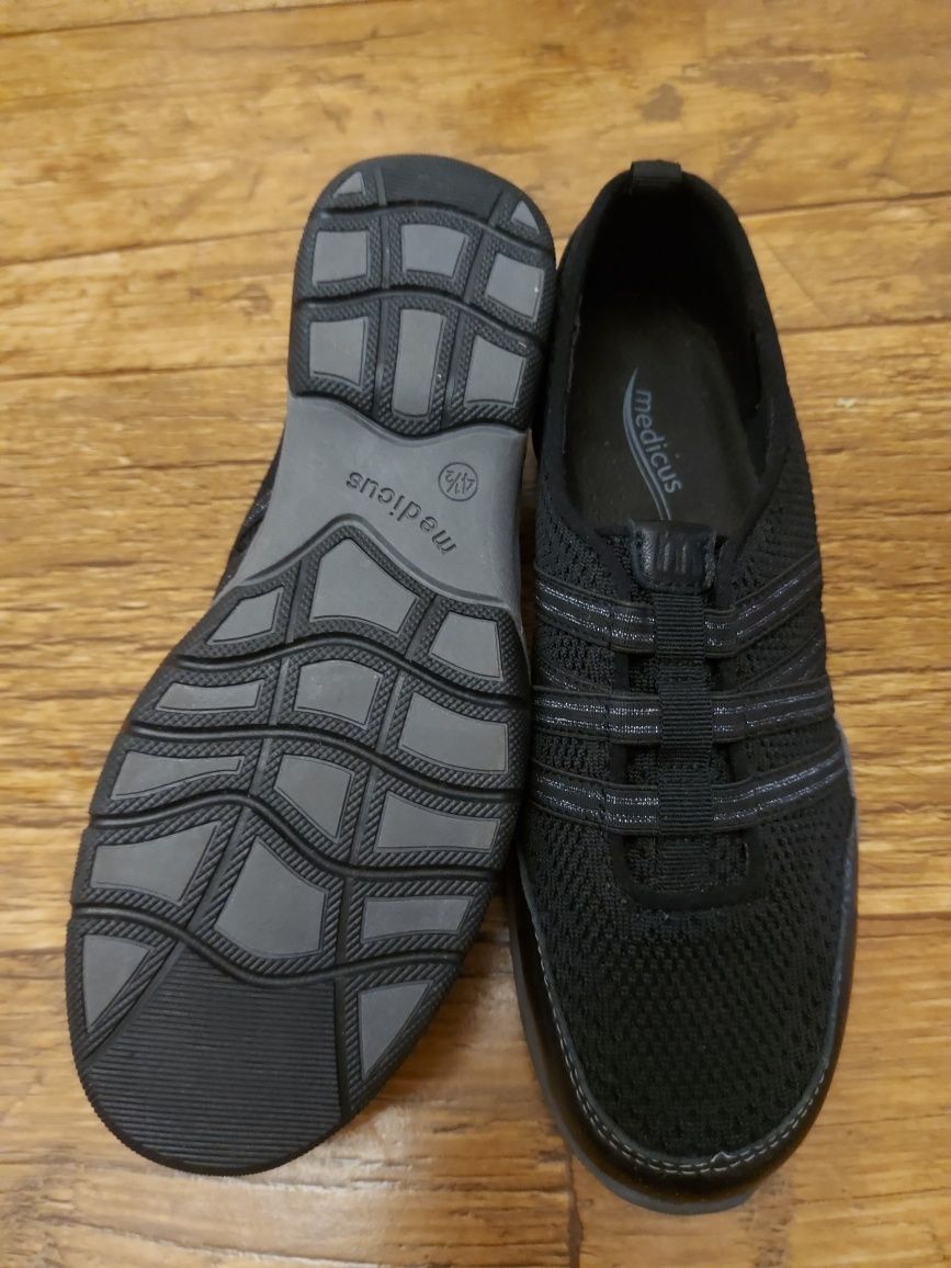 Buty czarne medicus 4,5 nowe
