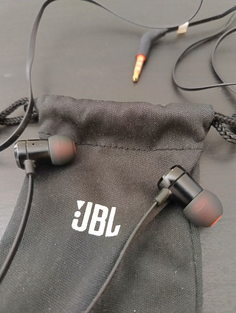 Auriculares com Fio JBL Tune 110 (In Ear - Microfone)