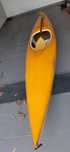 Kayak mais pagaia em bom estado. Kayak em fibra de vidro.
