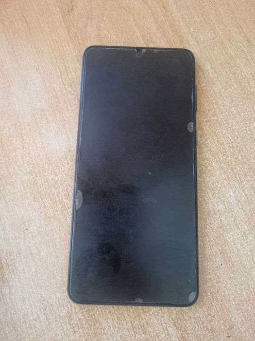 Жива батарея (90%) на Samsung S21+