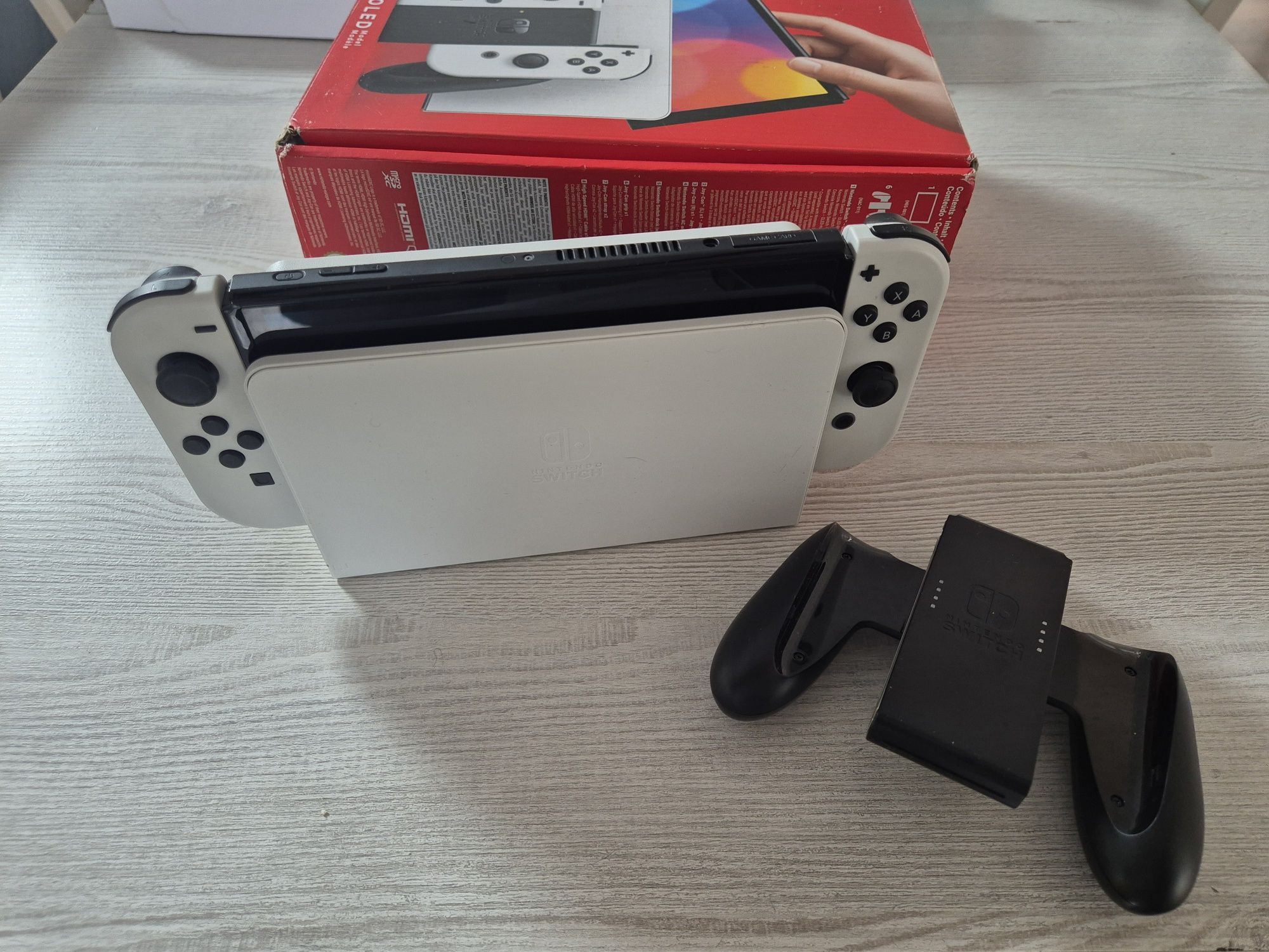 Nintendo Switch Oled + 3 gry Gwarancja