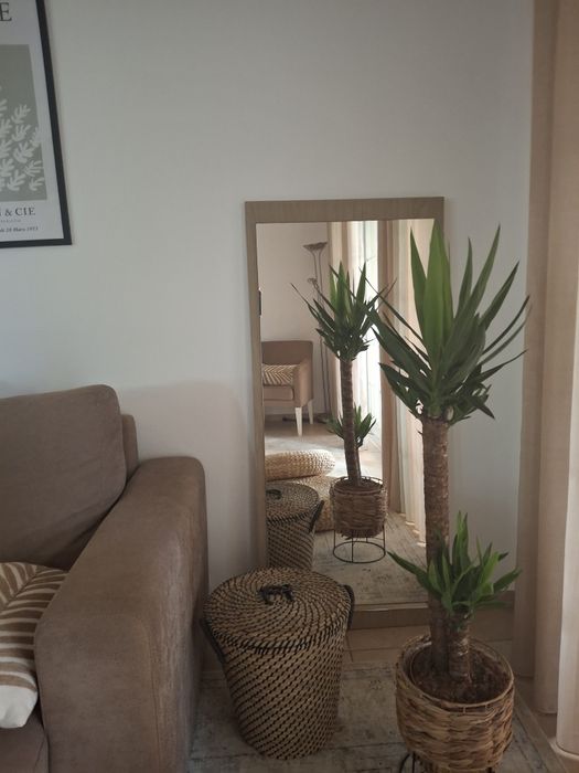 Vendo aparador e espelho sala ( como novos)