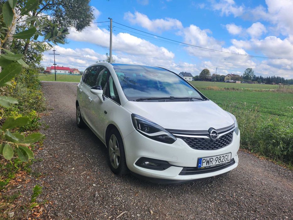 OPEL ZAFIRA C LIFT, LED, wbudowany bagażnik na rowery ZAMIANA