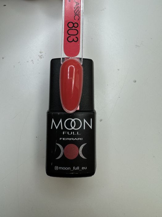 Lakier hybrydowy moon