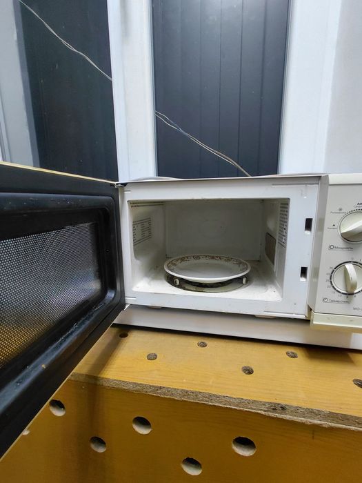 Продам мікрохвильову піч СВЧ