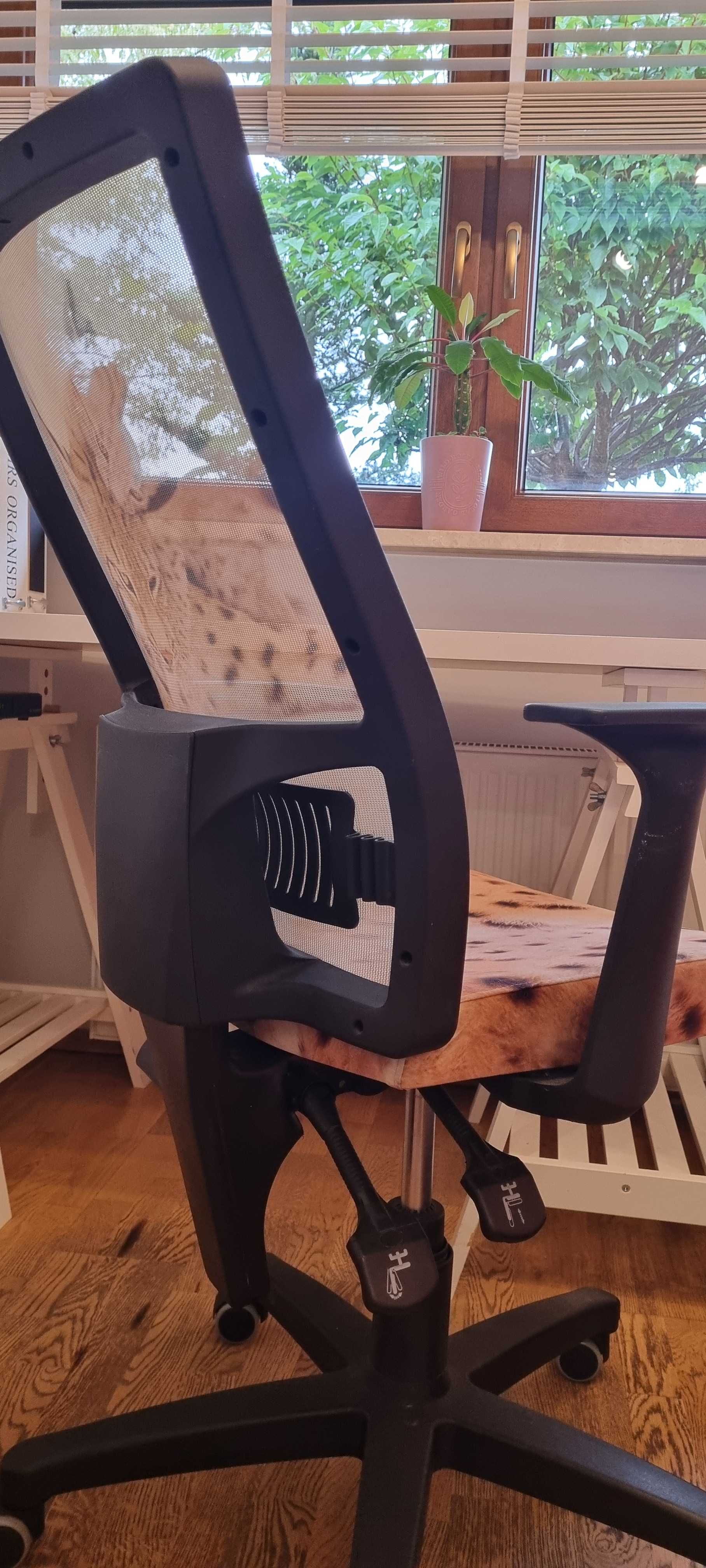 Biurko Ikea + krzesło obrotowe