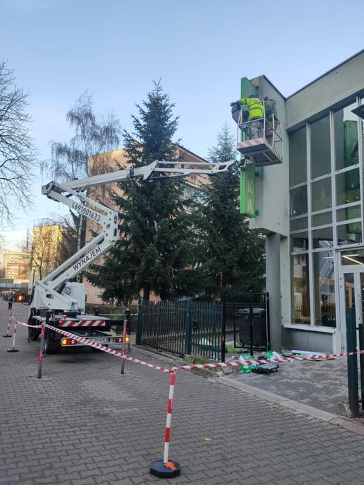 Zwyżka - podnośnik z operatorem - usługi wysokościowe - Kraków
