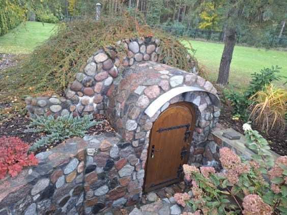 Ziemianka betonowa do ogrodu – solidna piwniczka, montaż HDS