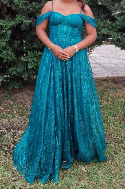 Vestido de gala verde esmeralda