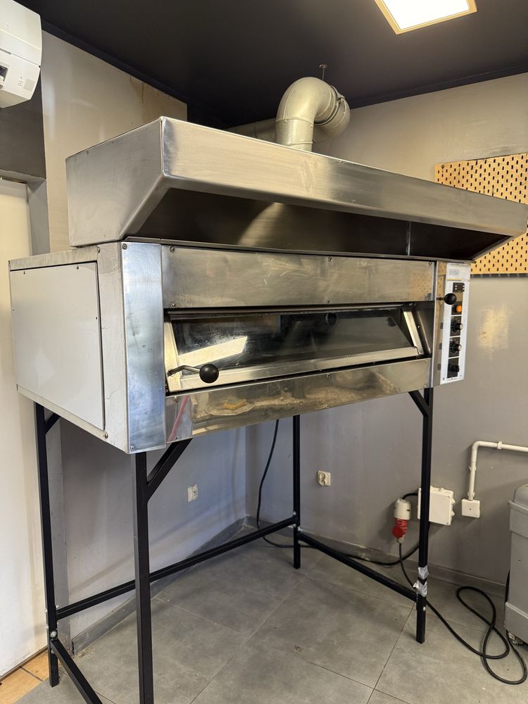 Piec do pizzy SVEBA 6 x 32 z stelazem i okapem na wymiar
