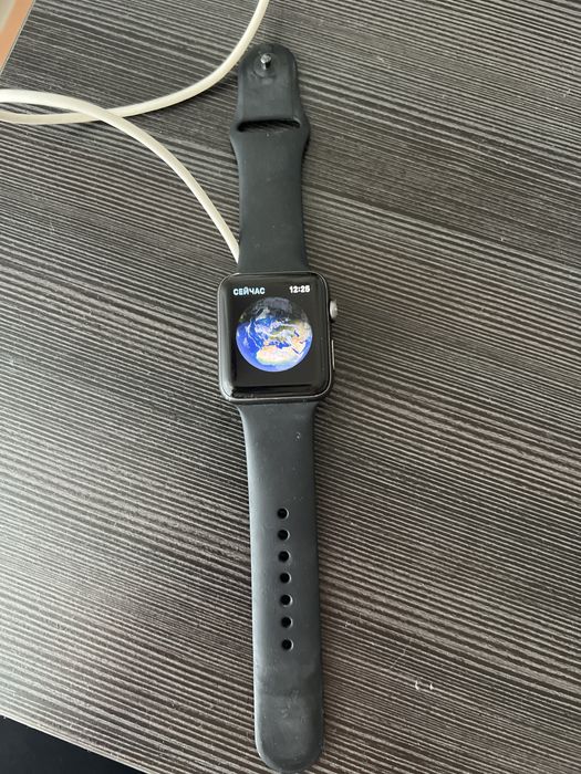 Продам вживаний годинник Apple Watch 3 series 42mm