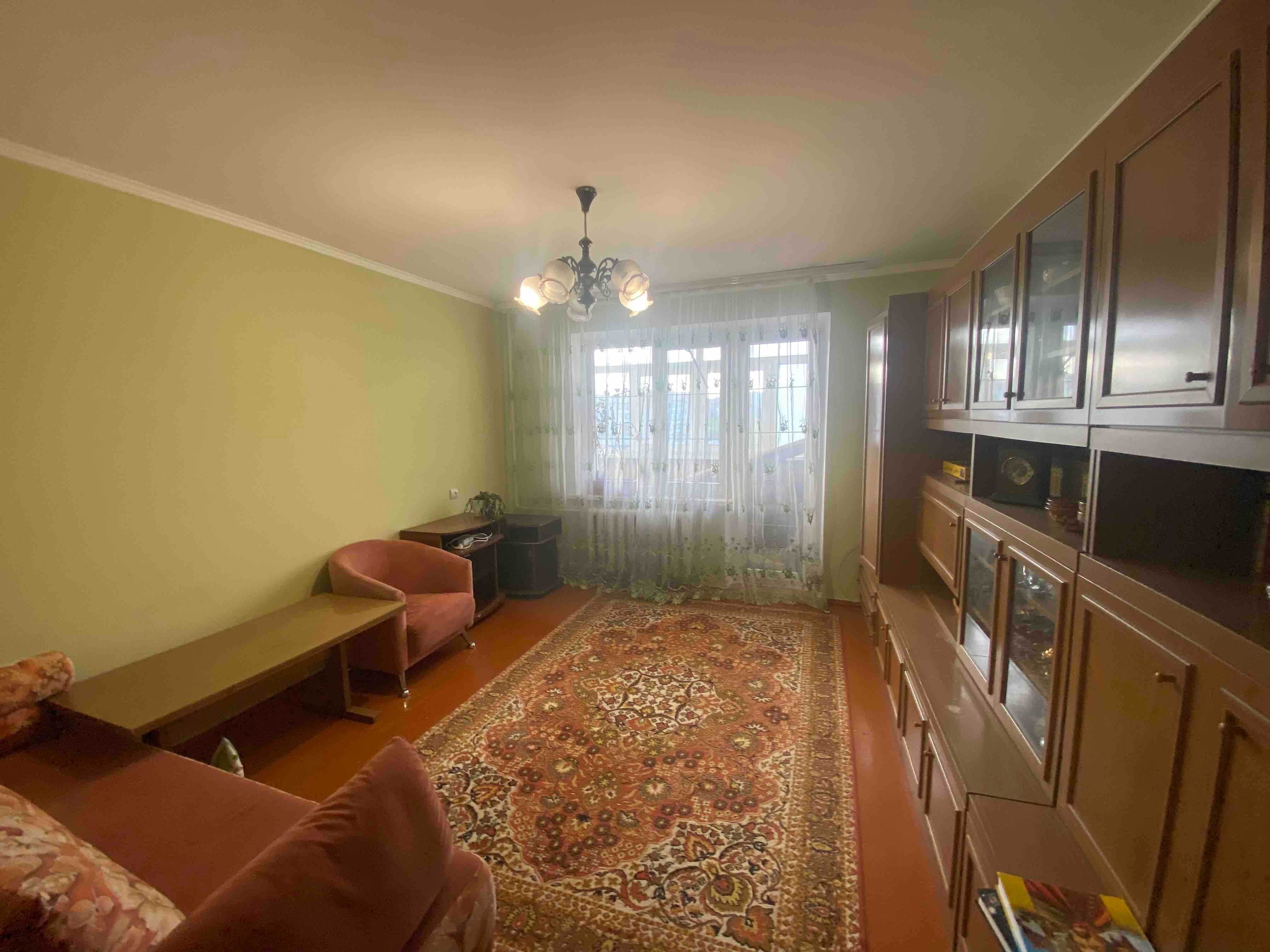 Продаж 3-х кімнатної квартири , вулиця Бориса Тена  , гарний стан.