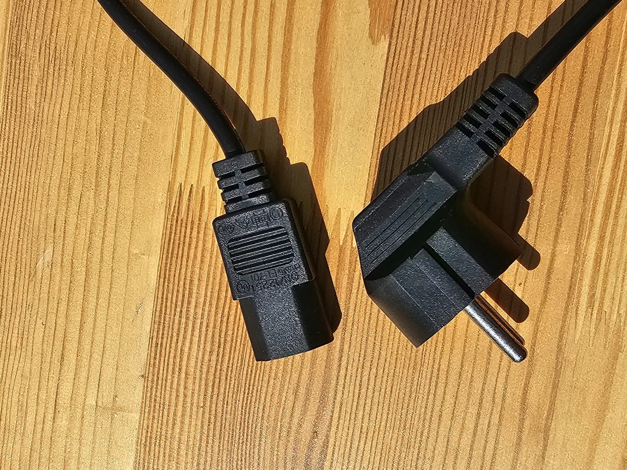 Kabel zasilajacy trapezowy 1.5 m
