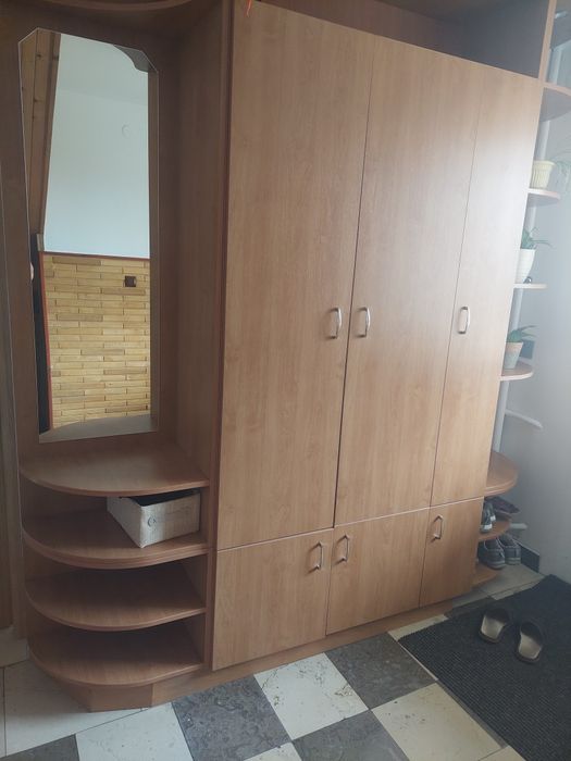 Solidna szafa 220cm szer i 245cm wys.