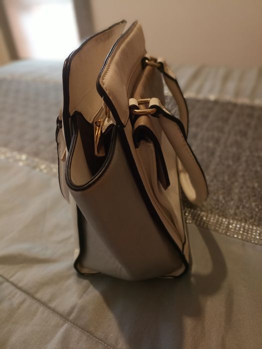 Mala em pele muito boa