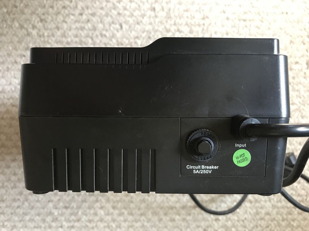 ДБЖ APC Easy UPS 650