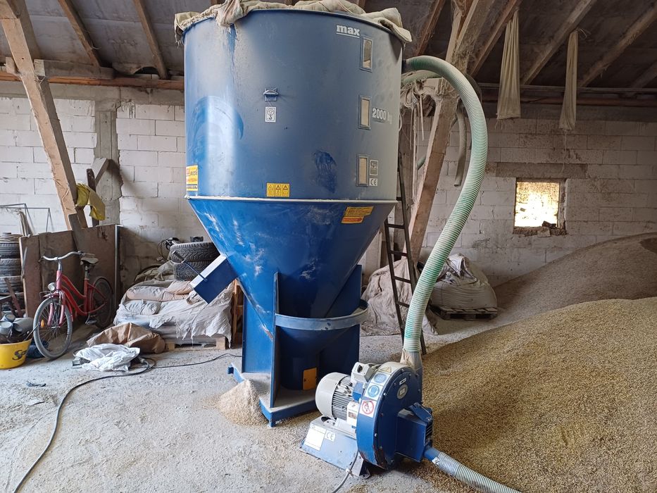 Mieszalnik Śrutownik ssaco-tłoczący 11KW Dozamech odolanów