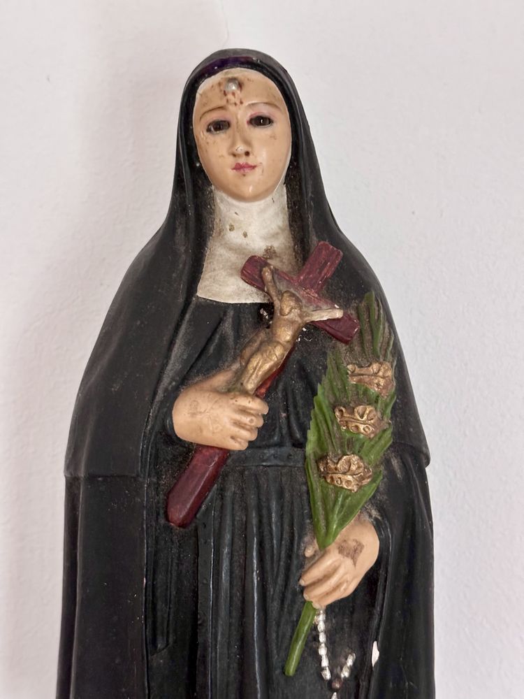 Imagem religiosa de Santa Rita e respectiva pianha em madeira dourada