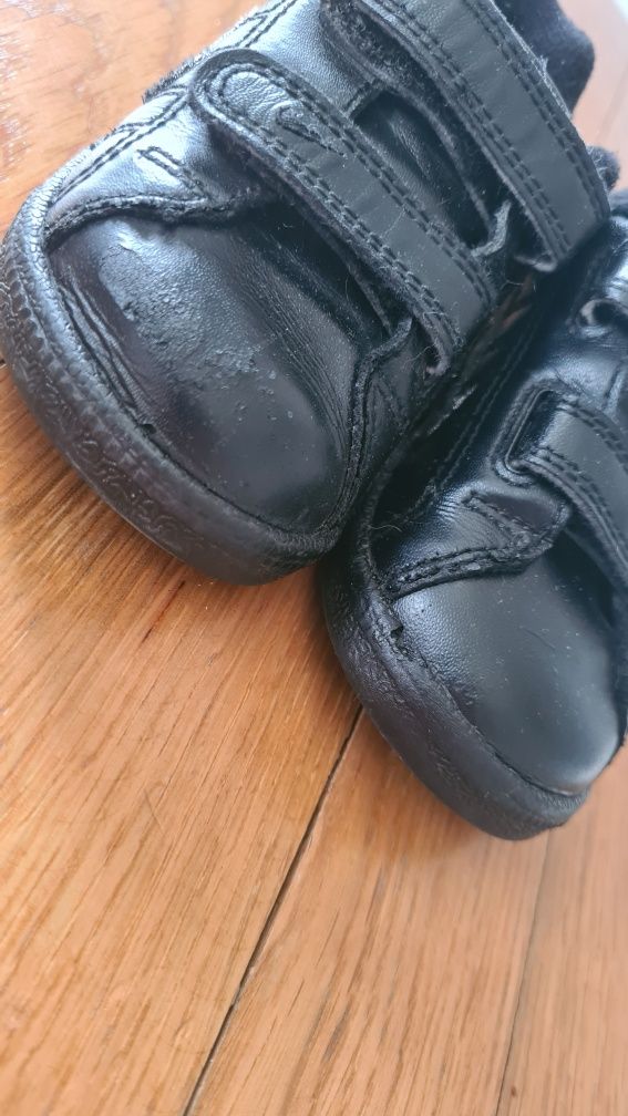 Nike czarne rzep rozmiar 22,5