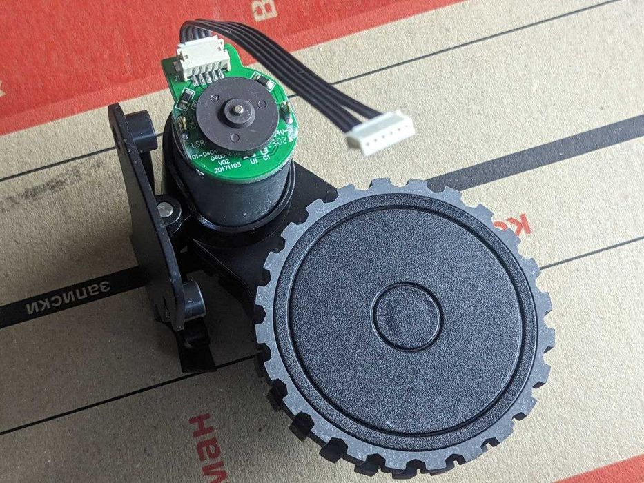 Ліве колесо Xiaomi Mi Robot Roborock S50 S55 S6 Оригінал LS-1060-0240