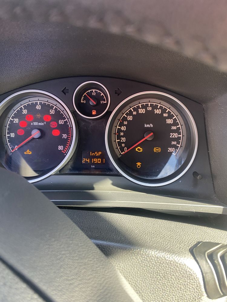 Автомобіль Opel Zafira