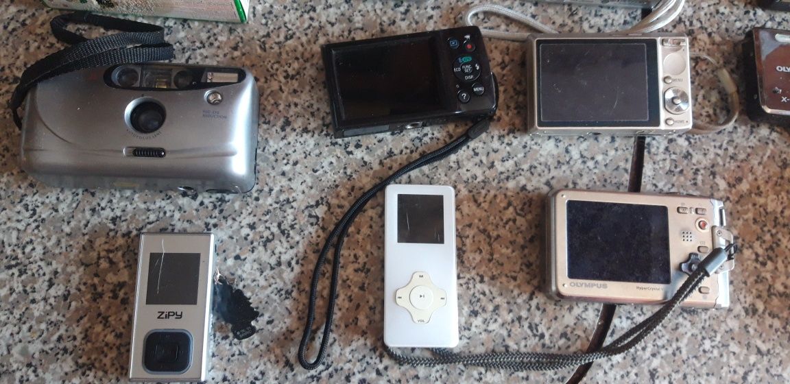 Conjunto de 15 Máquinas Fotográficas para Reparação/Peças/Outros