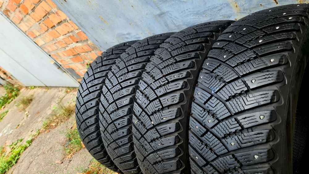 Зимние шины Goodyear Ultragrip 195/65/15 комплект КАК НОВЫЕ 9мм