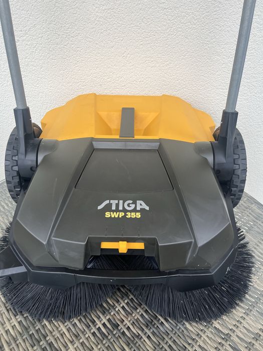 Zamiatarka ręczna STIGA SWP355