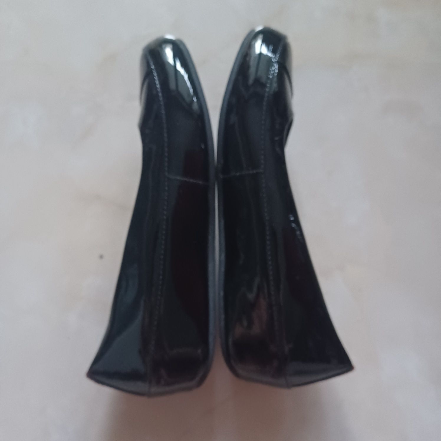 Buty prestiżowej firmy FITFLOP nowe wodoodporne 36/ salon 119 €