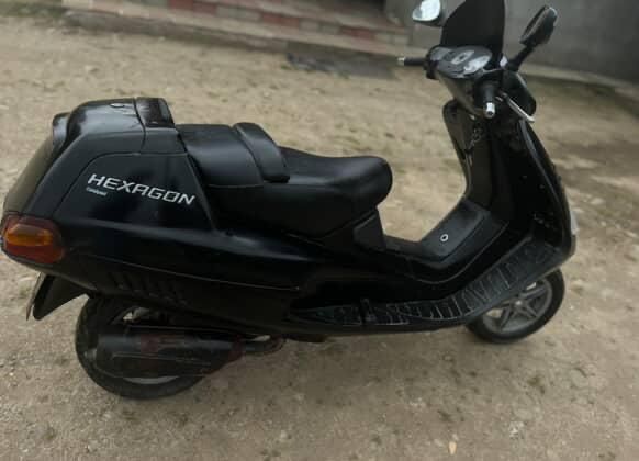 Продам терміново скутер 125 кубів 2t