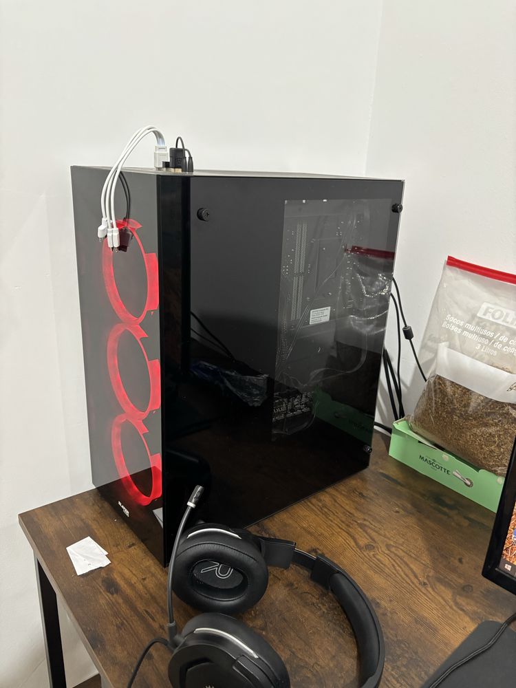Computador-gamer-16RAM com Monitor, rato e teclado