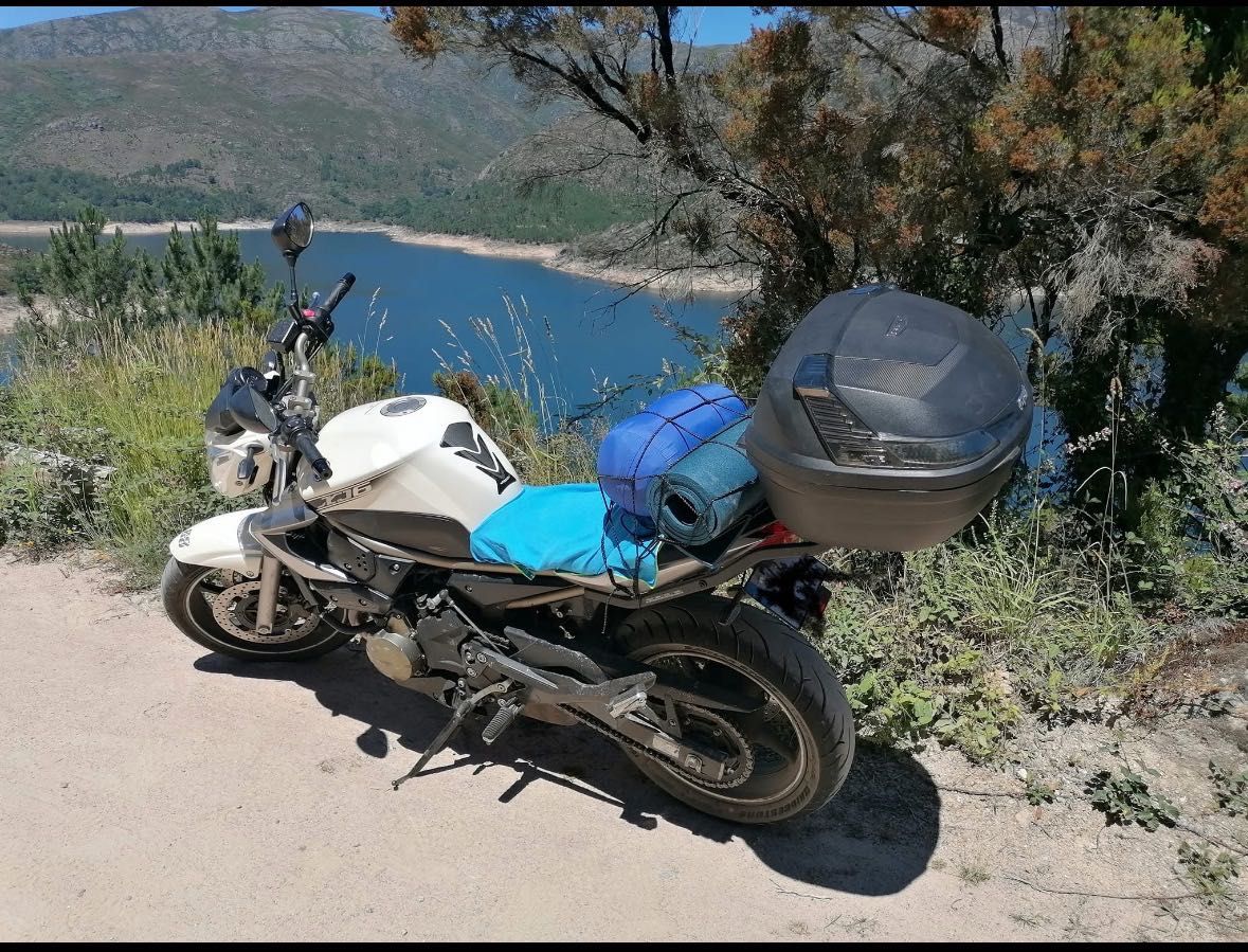 Mala Givi com suporte
