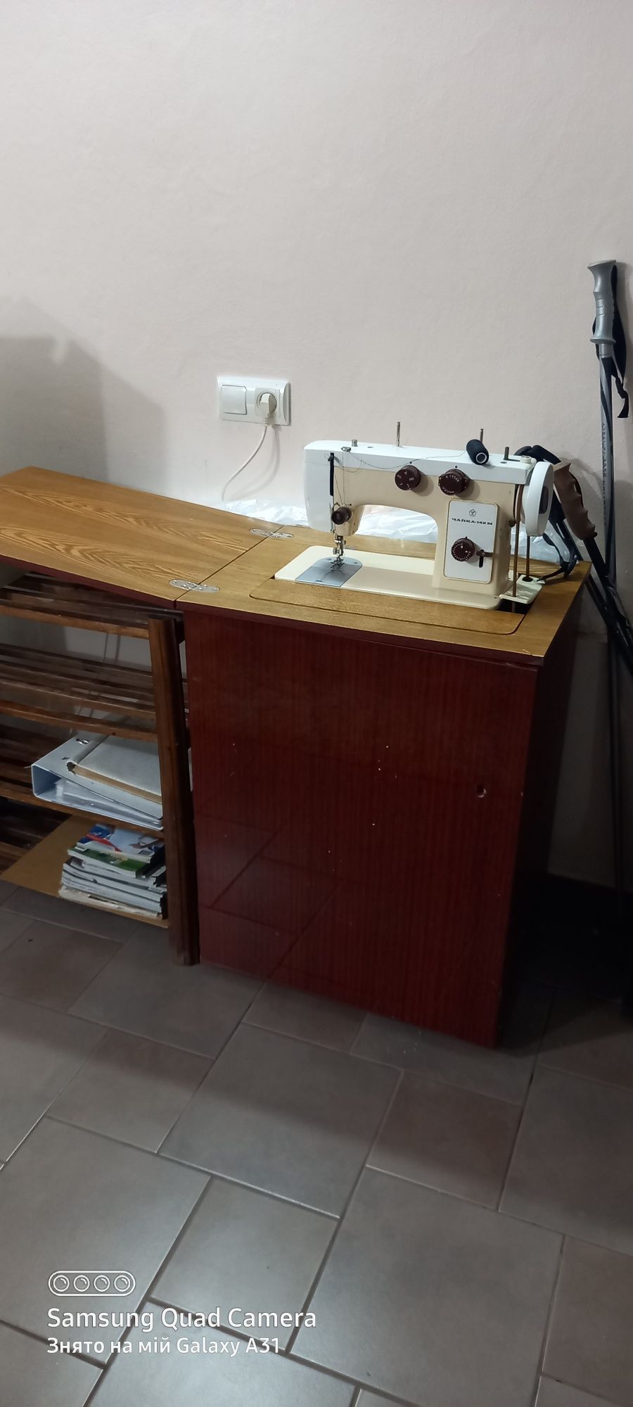 Продам швейна машинка Чайка 142 М