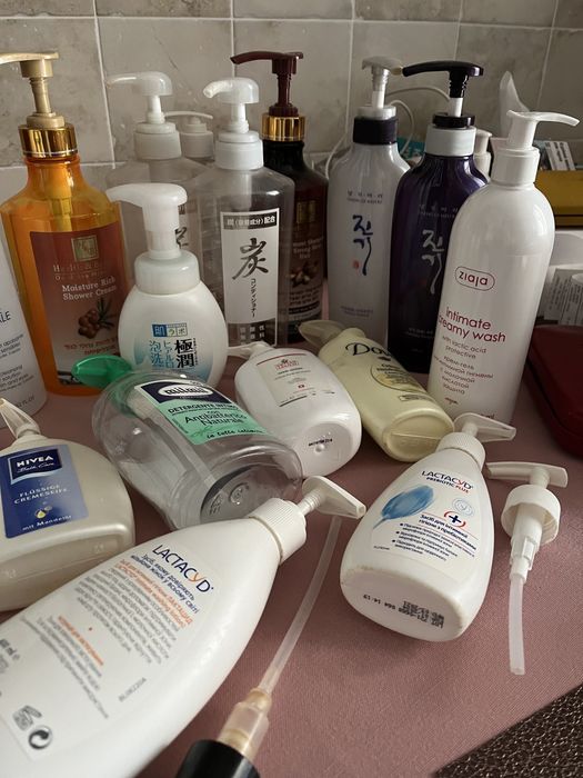 Пустые баночки емкости с дозатором