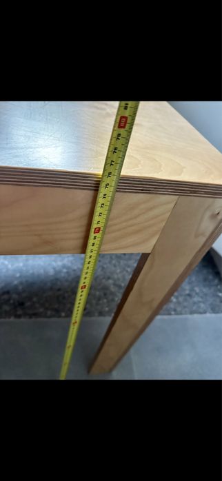 Mesa em madeira em bom estado. 180x90x76cm
