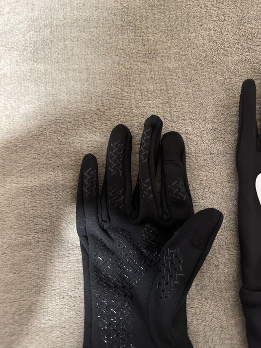 Rękawiczki Nike – idealne na trening i chłodne dni!