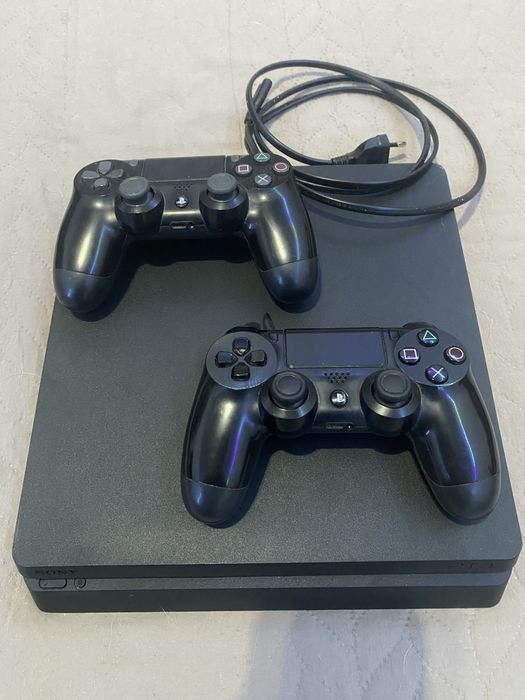 Vendo PlayStation 4 Slim de 1Tb