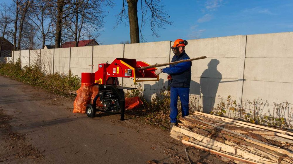 Rębak spalinowy REMET RS-100 == rozdrabniacz do sadu ogrodu == 100%PL