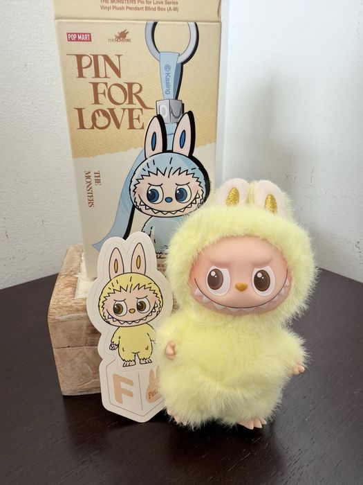 Labubu Popmart Original Letra F